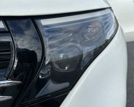 Белый Мерседес EQC, объемом двигателя 0 л и пробегом 51 тыс. км за 32500 $, фото 14 на Automoto.ua