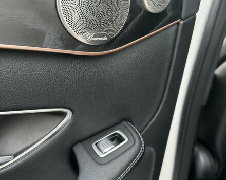 Белый Мерседес EQC, объемом двигателя 0 л и пробегом 51 тыс. км за 32500 $, фото 25 на Automoto.ua