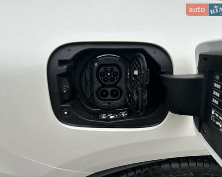 Белый Мерседес EQC, объемом двигателя 0 л и пробегом 140 тыс. км за 32800 $, фото 13 на Automoto.ua