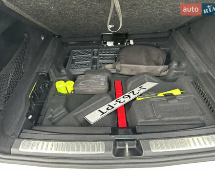 Белый Мерседес EQC, объемом двигателя 0 л и пробегом 140 тыс. км за 32800 $, фото 17 на Automoto.ua