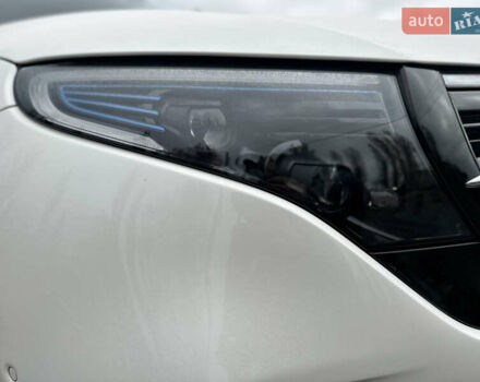 Белый Мерседес EQC, объемом двигателя 0 л и пробегом 140 тыс. км за 32800 $, фото 8 на Automoto.ua