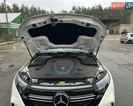 Белый Мерседес EQC, объемом двигателя 0 л и пробегом 140 тыс. км за 32800 $, фото 39 на Automoto.ua