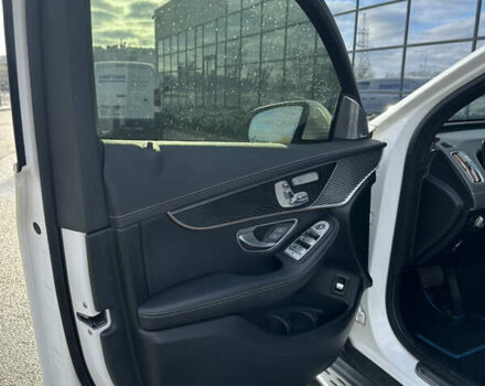 Белый Мерседес EQC, объемом двигателя 0 л и пробегом 51 тыс. км за 32500 $, фото 7 на Automoto.ua