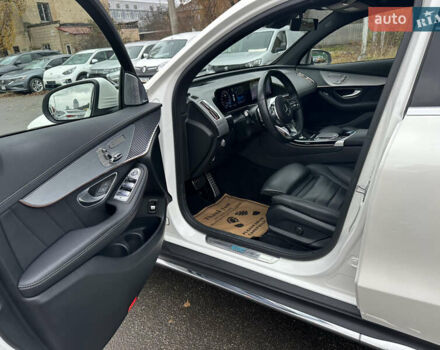 Белый Мерседес EQC, объемом двигателя 0 л и пробегом 140 тыс. км за 32800 $, фото 30 на Automoto.ua