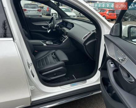 Белый Мерседес EQC, объемом двигателя 0 л и пробегом 140 тыс. км за 32800 $, фото 40 на Automoto.ua