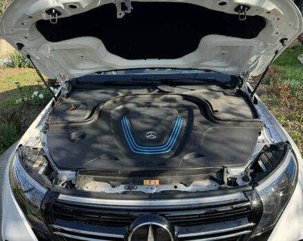 Білий Мерседес EQC, об'ємом двигуна 0 л та пробігом 50 тис. км за 34900 $, фото 22 на Automoto.ua