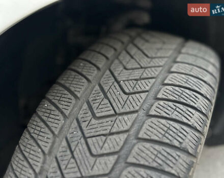 Белый Мерседес EQC, объемом двигателя 0 л и пробегом 42 тыс. км за 42500 $, фото 3 на Automoto.ua