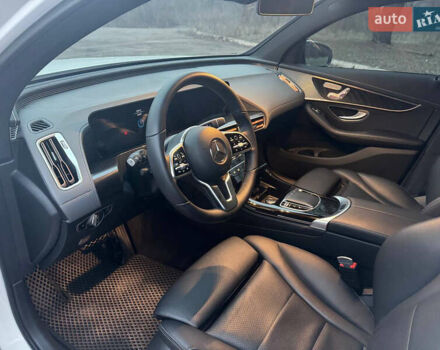 Белый Мерседес EQC, объемом двигателя 0 л и пробегом 34 тыс. км за 35000 $, фото 14 на Automoto.ua