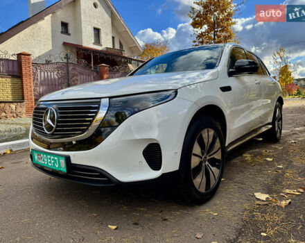 Белый Мерседес EQC, объемом двигателя 0 л и пробегом 70 тыс. км за 34999 $, фото 3 на Automoto.ua