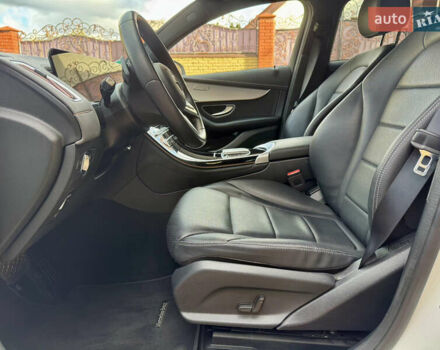 Белый Мерседес EQC, объемом двигателя 0 л и пробегом 70 тыс. км за 34999 $, фото 22 на Automoto.ua