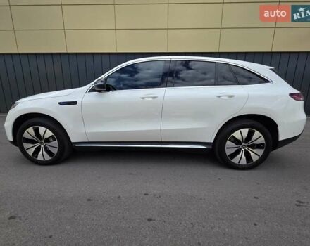Белый Мерседес EQC, объемом двигателя 0 л и пробегом 61 тыс. км за 39000 $, фото 2 на Automoto.ua