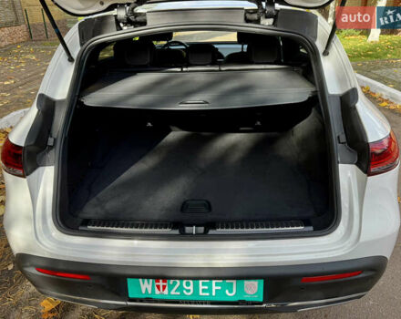 Белый Мерседес EQC, объемом двигателя 0 л и пробегом 70 тыс. км за 34999 $, фото 27 на Automoto.ua