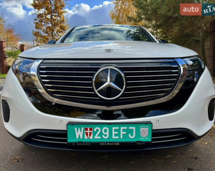 Белый Мерседес EQC, объемом двигателя 0 л и пробегом 70 тыс. км за 34999 $, фото 4 на Automoto.ua