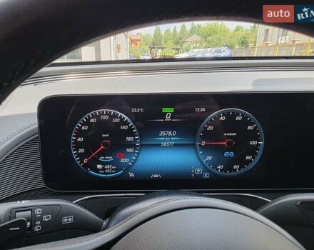 Белый Мерседес EQC, объемом двигателя 0 л и пробегом 61 тыс. км за 39000 $, фото 16 на Automoto.ua