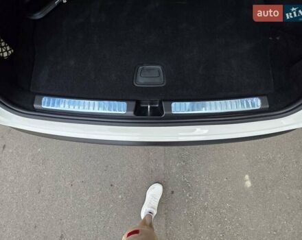 Белый Мерседес EQC, объемом двигателя 0 л и пробегом 61 тыс. км за 39000 $, фото 6 на Automoto.ua
