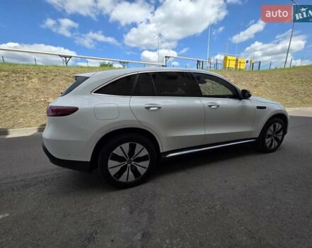 Белый Мерседес EQC, объемом двигателя 0 л и пробегом 61 тыс. км за 39000 $, фото 8 на Automoto.ua