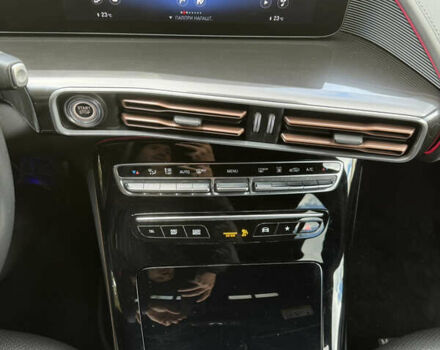 Белый Мерседес EQC, объемом двигателя 0 л и пробегом 70 тыс. км за 34999 $, фото 30 на Automoto.ua