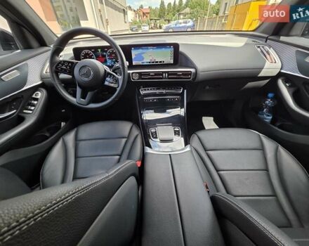 Белый Мерседес EQC, объемом двигателя 0 л и пробегом 61 тыс. км за 39000 $, фото 1 на Automoto.ua