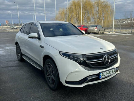 Белый Мерседес EQC, объемом двигателя 0 л и пробегом 51 тыс. км за 32500 $, фото 1 на Automoto.ua
