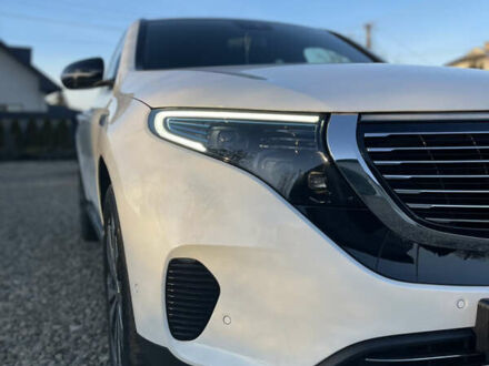 Белый Мерседес EQC, объемом двигателя 0 л и пробегом 77 тыс. км за 32500 $, фото 1 на Automoto.ua