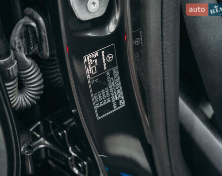 Чорний Мерседес EQC, об'ємом двигуна 0 л та пробігом 164 тис. км за 26405 $, фото 84 на Automoto.ua