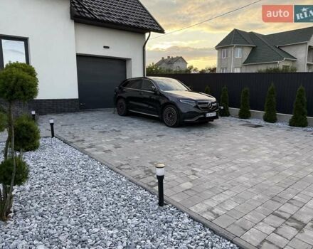 Мерседес EQC 2020 в Черновцах на Automoto.ua Черный Мерседес EQC, объемом двигателя 0 л и пробегом 155 тыс. км за 33900 $, фото 157 на Automoto.ua