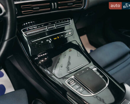 Чорний Мерседес EQC, об'ємом двигуна 0 л та пробігом 164 тис. км за 26405 $, фото 48 на Automoto.ua