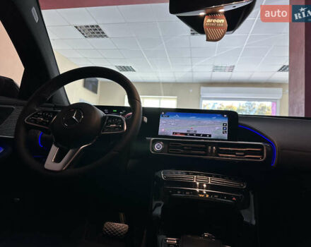 Черный Мерседес EQC, объемом двигателя 0 л и пробегом 175 тыс. км за 28500 $, фото 11 на Automoto.ua