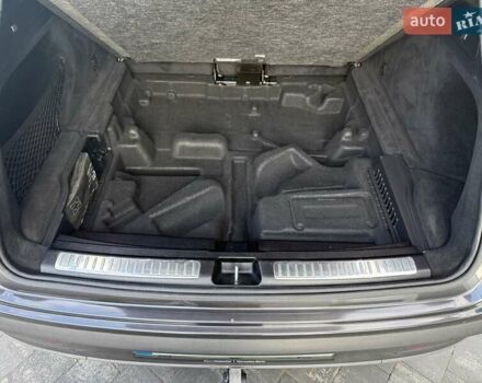 Черный Мерседес EQC, объемом двигателя 0 л и пробегом 155 тыс. км за 33800 $, фото 9 на Automoto.ua