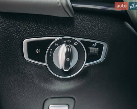 Чорний Мерседес EQC, об'ємом двигуна 0 л та пробігом 164 тис. км за 26405 $, фото 42 на Automoto.ua