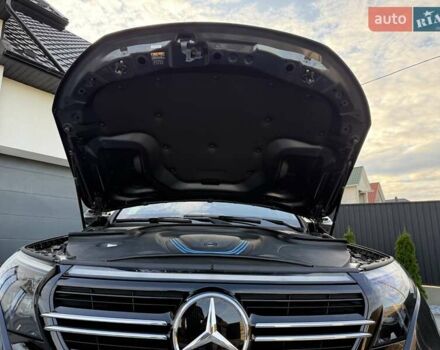 Черный Мерседес EQC, объемом двигателя 0 л и пробегом 155 тыс. км за 33800 $, фото 82 на Automoto.ua
