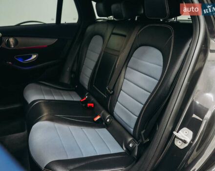 Чорний Мерседес EQC, об'ємом двигуна 0 л та пробігом 164 тис. км за 26405 $, фото 71 на Automoto.ua