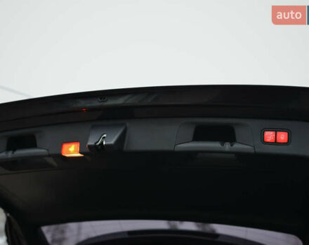 Чорний Мерседес EQC, об'ємом двигуна 0 л та пробігом 75 тис. км за 35500 $, фото 19 на Automoto.ua