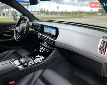 Черный Мерседес EQC, объемом двигателя 0 л и пробегом 65 тыс. км за 38800 $, фото 42 на Automoto.ua