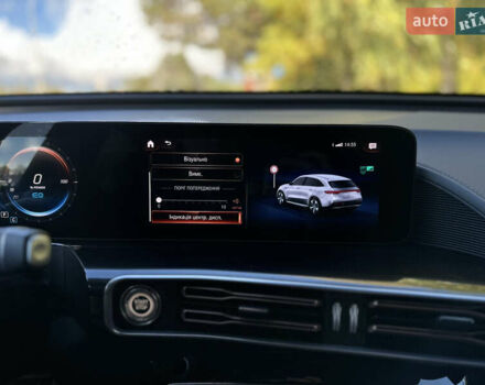 Черный Мерседес EQC, объемом двигателя 0 л и пробегом 65 тыс. км за 38800 $, фото 145 на Automoto.ua