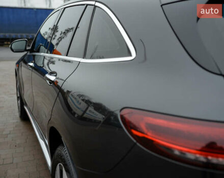 Чорний Мерседес EQC, об'ємом двигуна 0 л та пробігом 75 тис. км за 35500 $, фото 16 на Automoto.ua