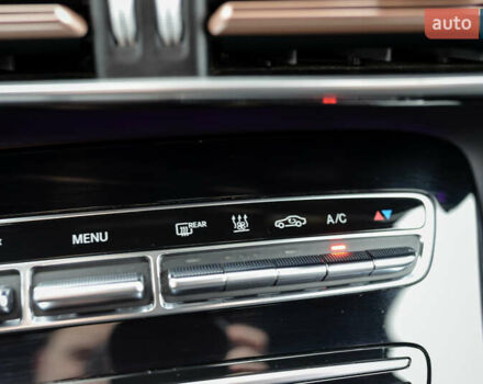 Чорний Мерседес EQC, об'ємом двигуна 0 л та пробігом 75 тис. км за 35500 $, фото 39 на Automoto.ua