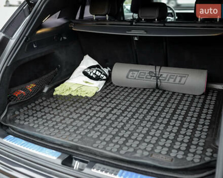 Чорний Мерседес EQC, об'ємом двигуна 0 л та пробігом 75 тис. км за 35500 $, фото 22 на Automoto.ua