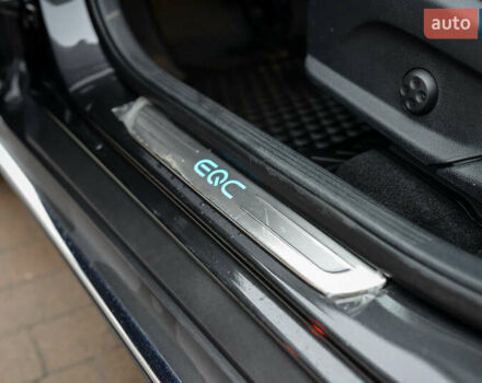 Чорний Мерседес EQC, об'ємом двигуна 0 л та пробігом 75 тис. км за 35500 $, фото 33 на Automoto.ua