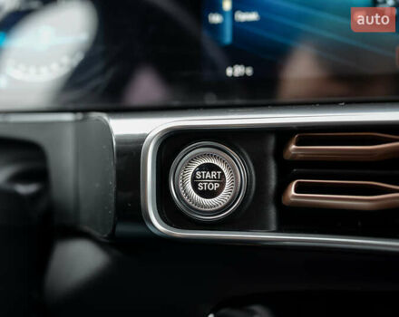 Чорний Мерседес EQC, об'ємом двигуна 0 л та пробігом 75 тис. км за 35500 $, фото 49 на Automoto.ua