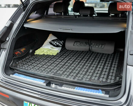 Чорний Мерседес EQC, об'ємом двигуна 0 л та пробігом 75 тис. км за 35500 $, фото 21 на Automoto.ua