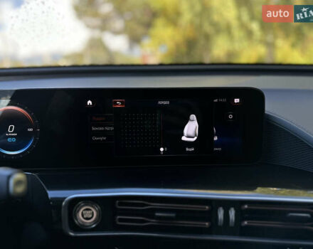 Черный Мерседес EQC, объемом двигателя 0 л и пробегом 65 тыс. км за 38800 $, фото 132 на Automoto.ua