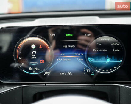 Чорний Мерседес EQC, об'ємом двигуна 0 л та пробігом 75 тис. км за 35500 $, фото 44 на Automoto.ua