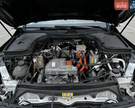 Чорний Мерседес EQC, об'ємом двигуна 0 л та пробігом 41 тис. км за 50000 $, фото 52 на Automoto.ua