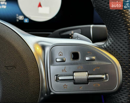 Чорний Мерседес EQC, об'ємом двигуна 0 л та пробігом 41 тис. км за 50000 $, фото 60 на Automoto.ua