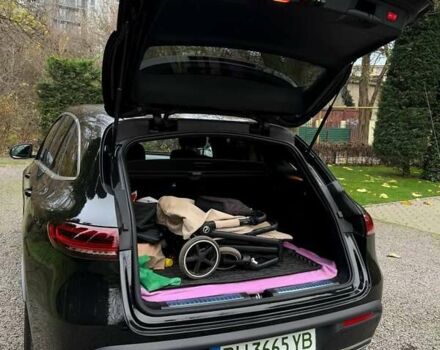 Чорний Мерседес EQC, об'ємом двигуна 0 л та пробігом 36 тис. км за 36900 $, фото 11 на Automoto.ua