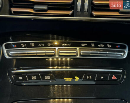 Чорний Мерседес EQC, об'ємом двигуна 0 л та пробігом 41 тис. км за 50000 $, фото 57 на Automoto.ua