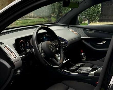 Чорний Мерседес EQC, об'ємом двигуна 0 л та пробігом 36 тис. км за 36900 $, фото 17 на Automoto.ua