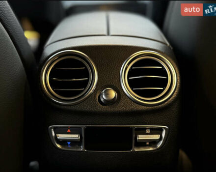 Чорний Мерседес EQC, об'ємом двигуна 0 л та пробігом 41 тис. км за 50000 $, фото 39 на Automoto.ua