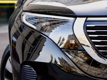 Мерседес EQC 2020 в Киеве на Automoto.ua Черный Мерседес EQC, объемом двигателя 0 л и пробегом 27 тыс. км за 39500 $, фото 1 на Automoto.ua